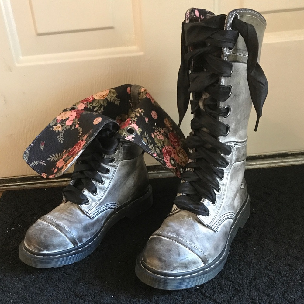 Dr. Marten TrIumph